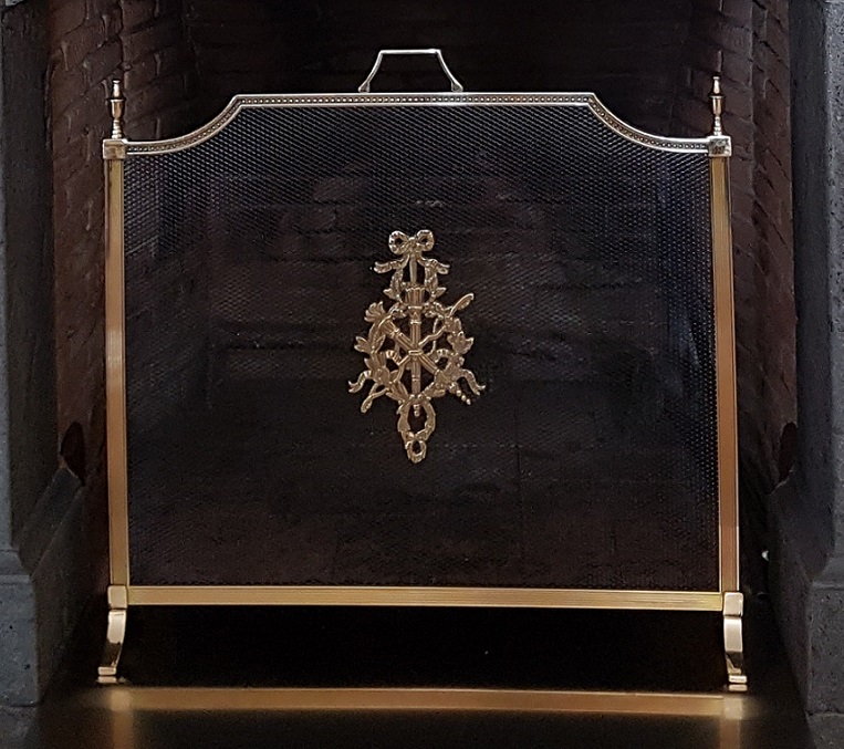 Parascintille Per Camino Suinga - Griglia Metallo 60x50 Cm, Nero, Protezione Sicurezza