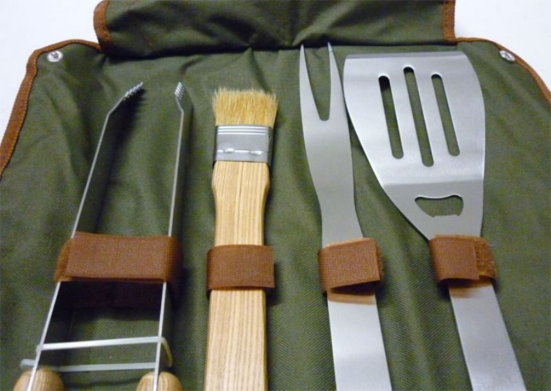 Attrezzo Multiuso 4 In 1 Per Barbecue ProQ - Pinze, Spatola, Forchetta E Apribottiglie In Acciaio Inox, Portatile